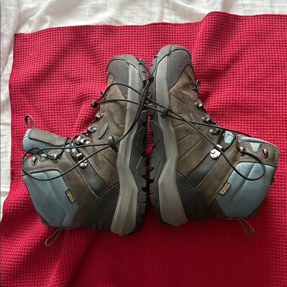 Keen Revel IV boots (1023629), Very Good, size 9 - Picture 3 of 6